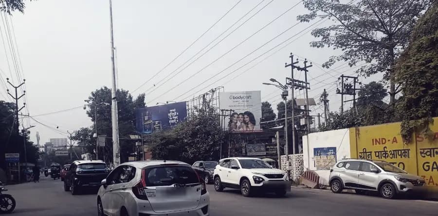 A wide arterial road through Civil Lines, Kanpur
